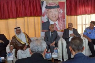مندوبا عن الملك وولي العهد.. العيسوي يعزي آل حداد والعودات