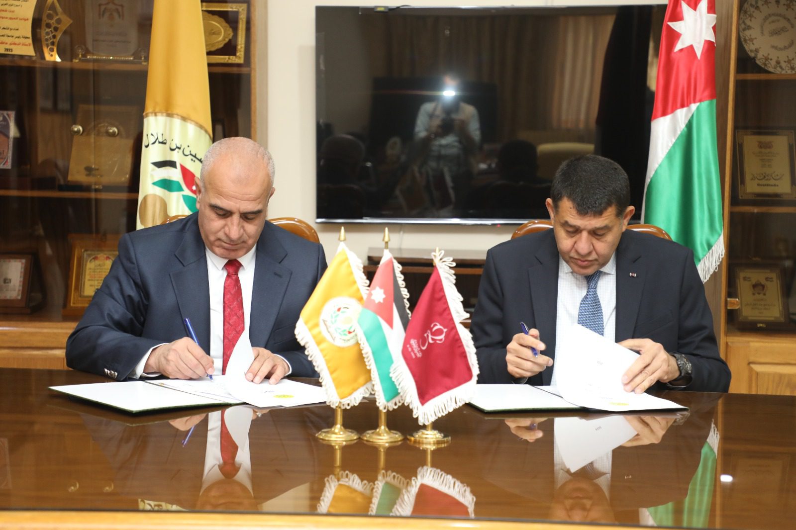 جامعة الحسين بن طلال ومركز تطوير الاعمال - BDC يفتحان آفاقًا جديدة لتمكين الشباب من خلال تنمية مهاراتهم وتعزيز ريادتهم