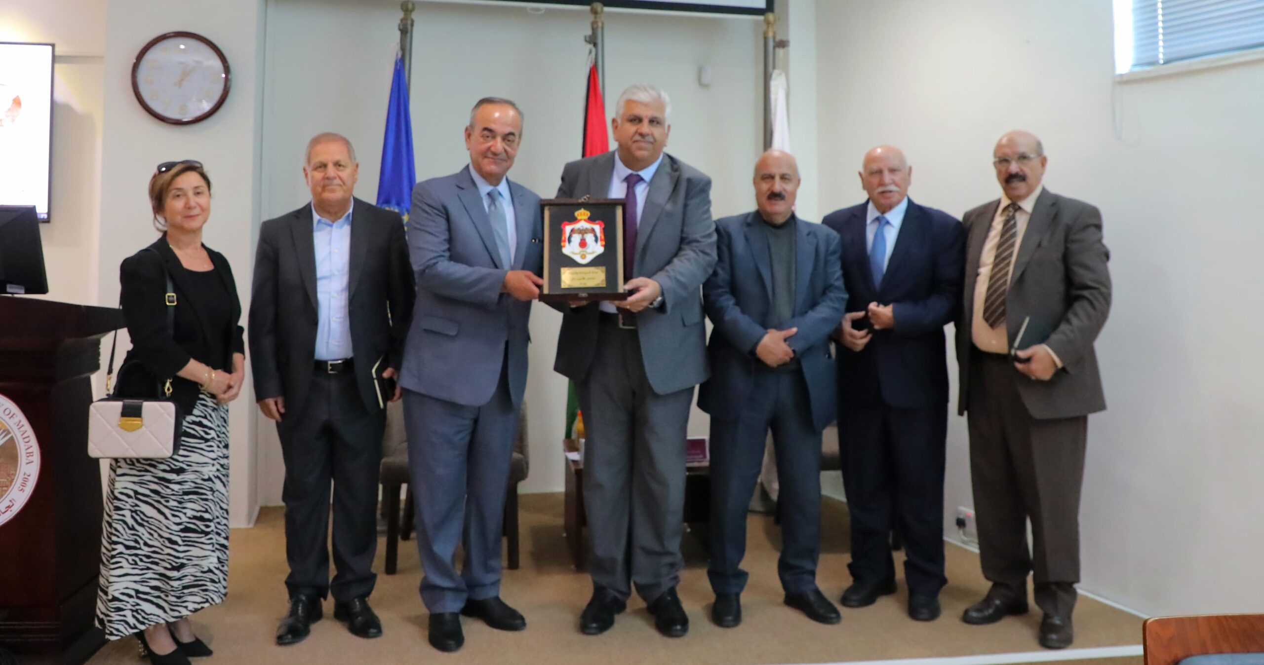 لجنة السياحة والتراث في الأعيان تزور الجامعة الاميركية في مادبا