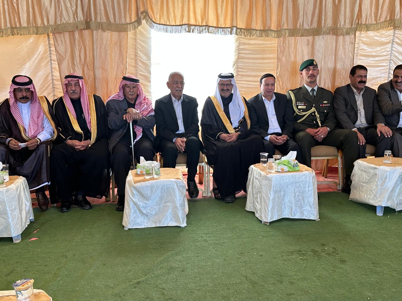 مندوبا عن الملك وولي العهد.. العيسوي يعزي قبيلتي عباد/ المهيرات وبني صخر / الزبن