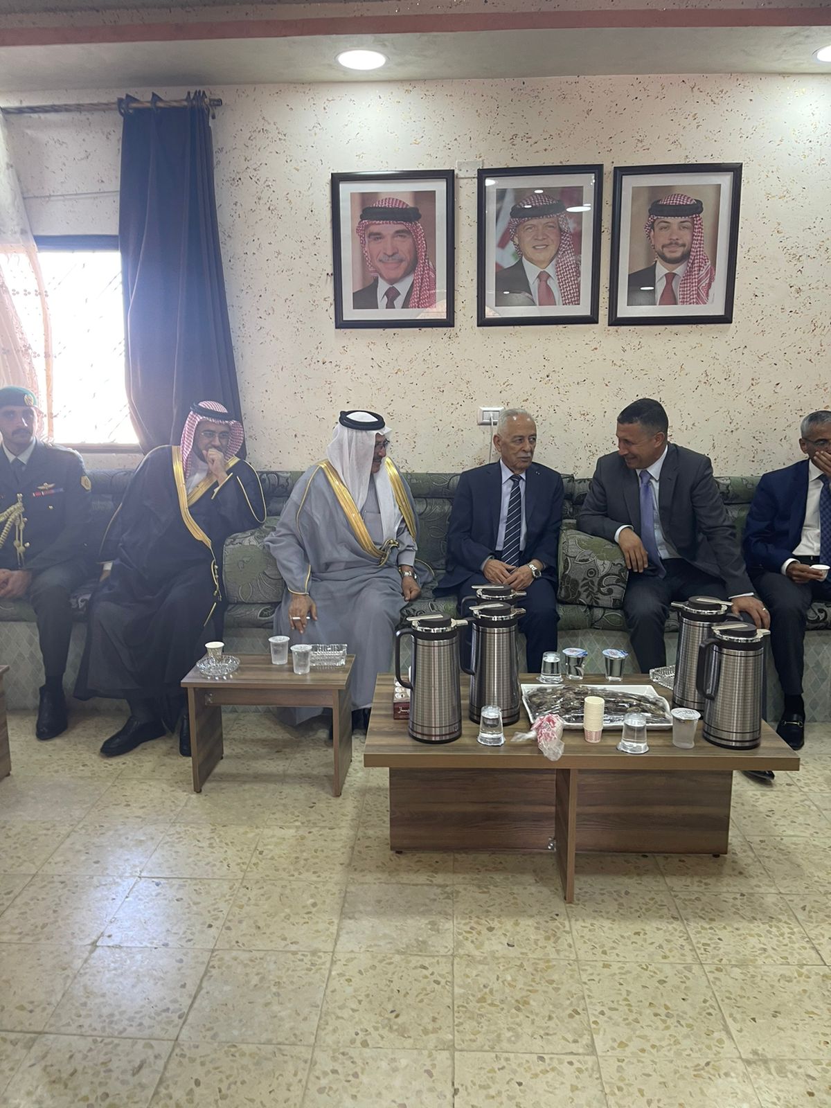مندوبا عن الملك وولي العهد.... العيسوي يعزي عشيرتي العتوم الرواشدة