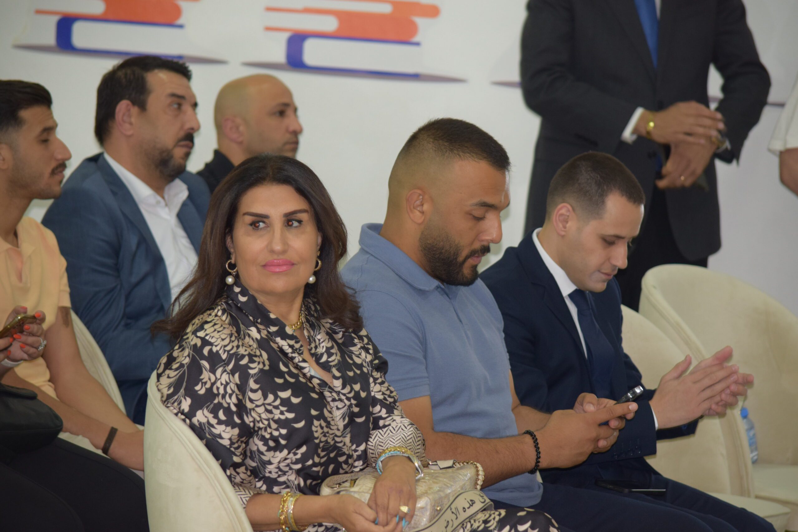 صورة حول : أورانج تقفز بالمستقبل إلى الحاضر مُلهمةً عالم الاتصالات بمؤتمرها الصحفي الاستثنائيّ وتكشف عن أحدث تقنيات الألياف وتجهيزات Wi-Fi 6 أورانج تقفز بالمستقبل إلى الحاضر مُلهمةً عالم الاتصالات بمؤتمرها الصحفي الاستثنائيّ وتكشف عن أحدث تقنيات الألياف وتجهيزات Wi-Fi 6