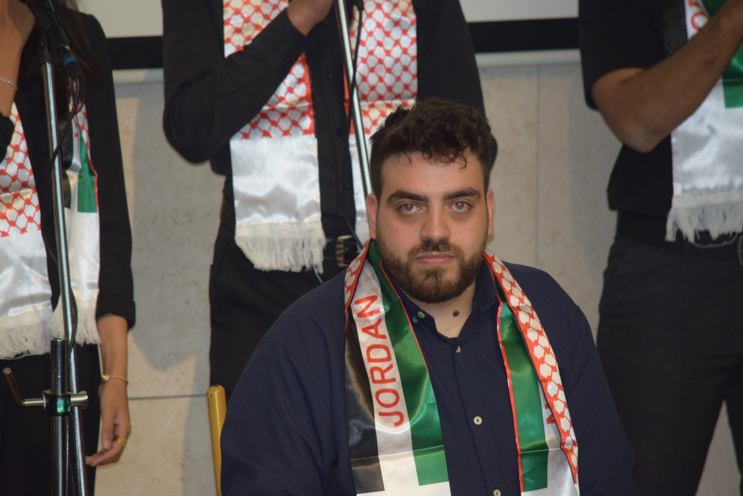 صورة حول : جامعة البتراء تستضيف احتفالًا مهيبًا بمناسبة الذكرى الـ78 لاستقلال المملكة الأردنيّة الهاشميّة جامعة البتراء تستضيف احتفالًا مهيبًا بمناسبة الذكرى الـ78 لاستقلال المملكة الأردنيّة الهاشميّة