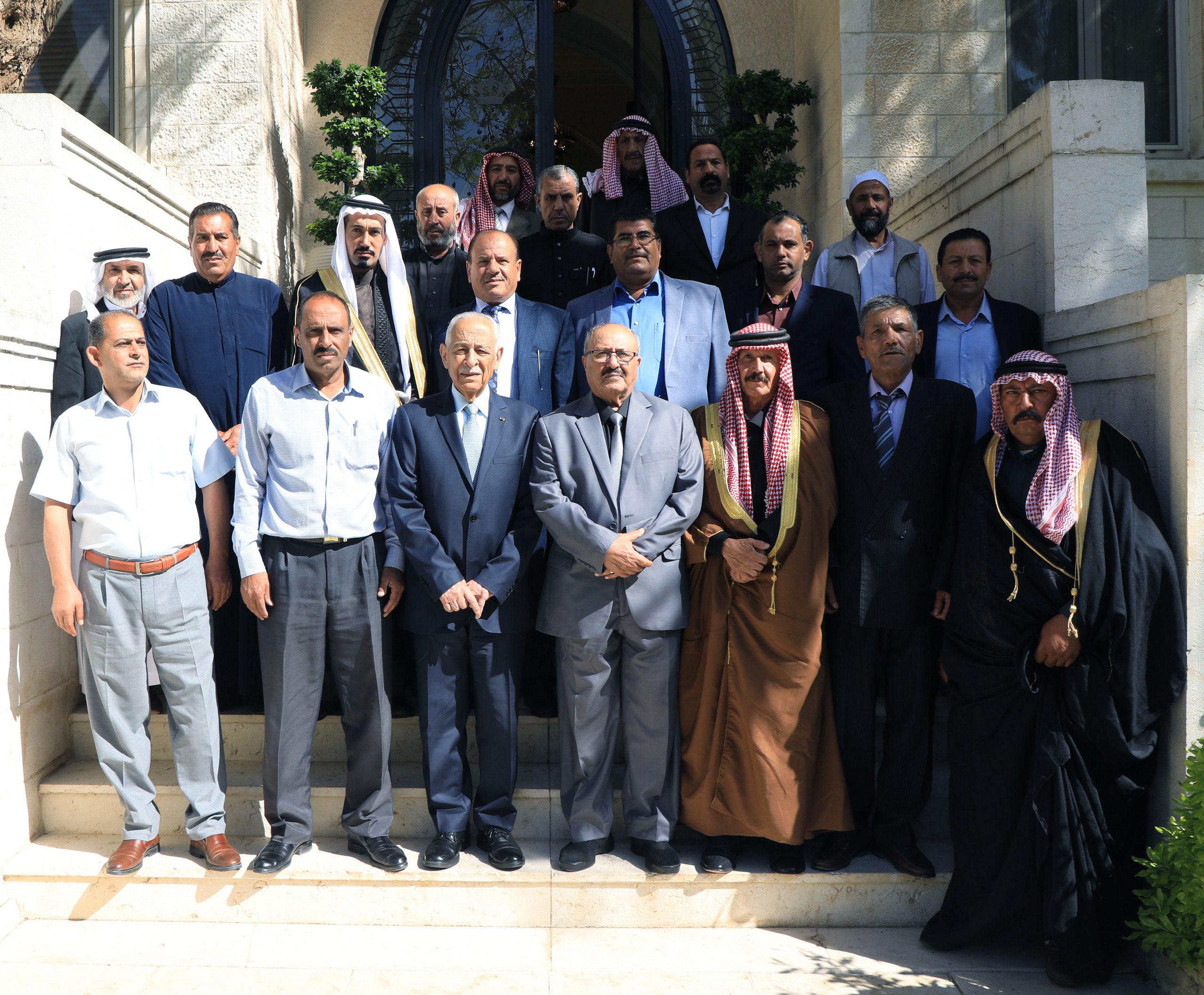 رئيس الديوان الملكي يلتقي وفدين من شباب وشابات الضليل ووجهاء من عشيرة الخوالدة
