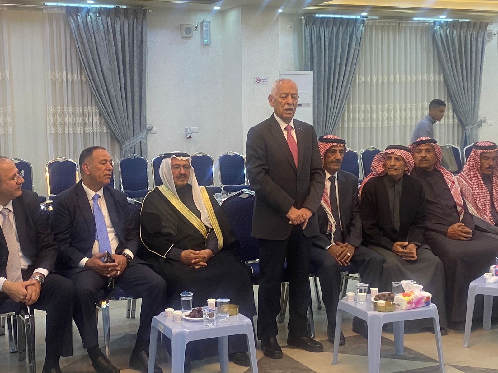 مندوبا عن الملك وولي العهد.... العيسوي يعزي قبيلة الحويطات/ النجادات