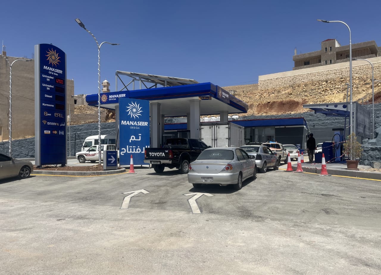 افتتاح محطة وقود جديدة تابعة لشركة المناصير للزيوت والمحروقات باسم محطة الطيبة وادي موسى