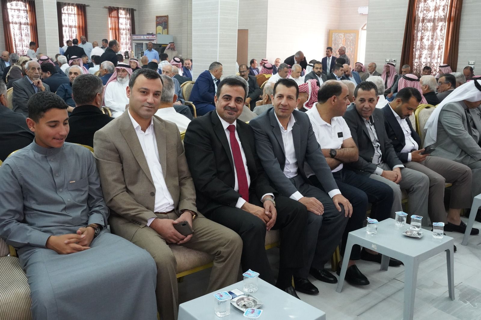 الشديفات رئيس مجلس محافظة المفرق يقيم مأدبة بحضور شيوخ ووجهاء من قبيلة بني حسن ويعلن دعمه المطلق لحزب إرادة (صور وفيديو)