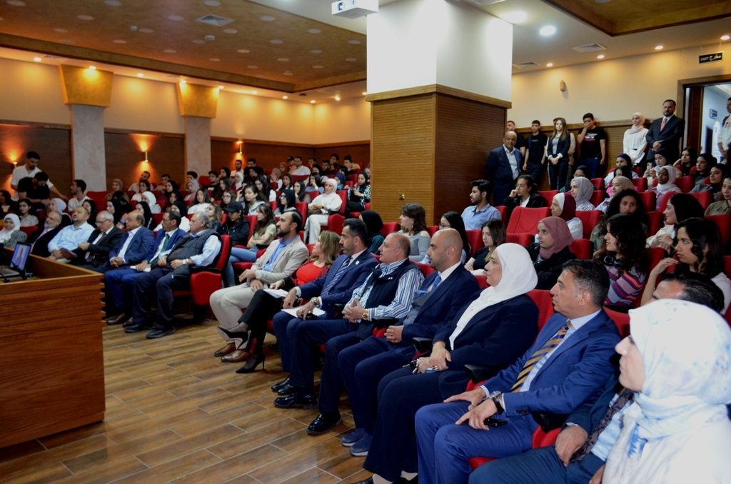 صورة حول : د .ماهرالحوراني يفتتح في عمان الاهلية فعاليات الأسبوع العلمي التكويني د .ماهرالحوراني يفتتح في عمان الاهلية فعاليات الأسبوع العلمي التكويني