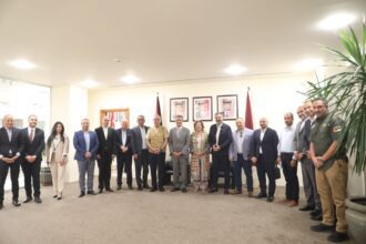 في اجتماع حضره الفايز والهندي .. التأكيد على ضرورة انتساب منشآت العقبة الفندقية لجمعية الفنادق "الأم"
