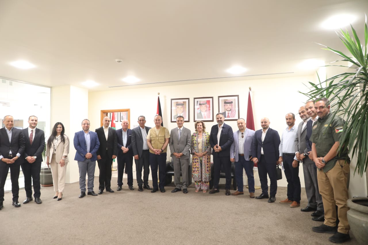 صورة حول : في اجتماع حضره الفايز والهندي .. التأكيد على ضرورة انتساب منشآت العقبة الفندقية لجمعية الفنادق "الأم" في اجتماع حضره الفايز والهندي .. التأكيد على ضرورة انتساب منشآت العقبة الفندقية لجمعية الفنادق "الأم"