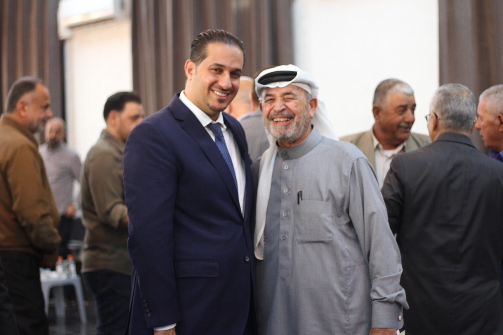 وجهاء الجرادات للدكتور محمد عبد الستار بعد اعلان ترشحة للانتخابات البرلمانية : انت ابنا ونحن معك