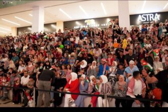 "الاسواق الحرة" تحتفل بعيد الاستقلال (78) في النافورة مول