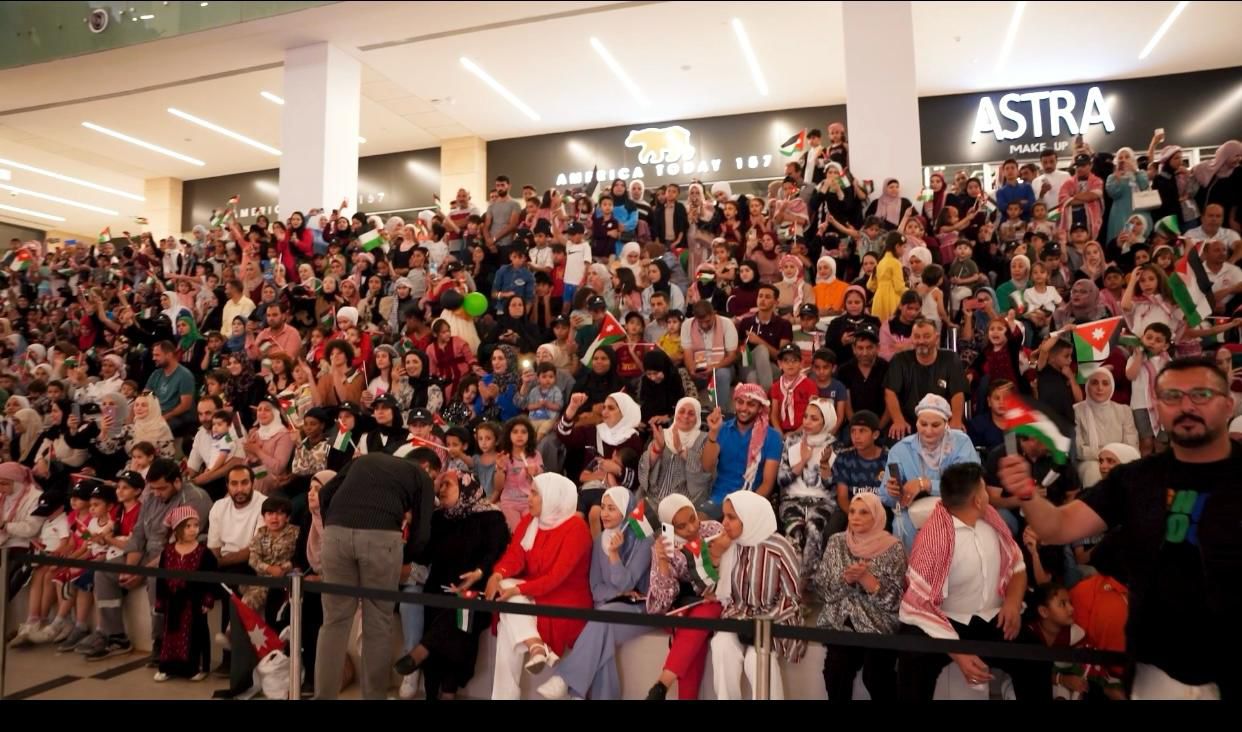 "الاسواق الحرة" تحتفل بعيد الاستقلال (78) في النافورة مول