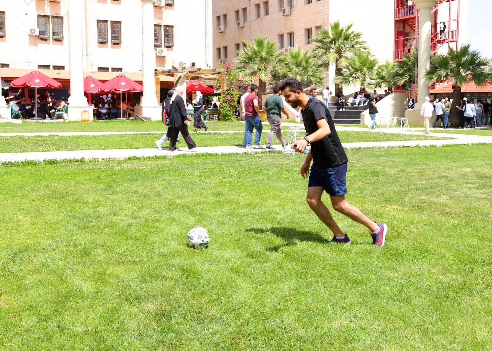 تخصص التربية الرياضية بجامعة البترا ينظم فعالية "يلا نشوت"