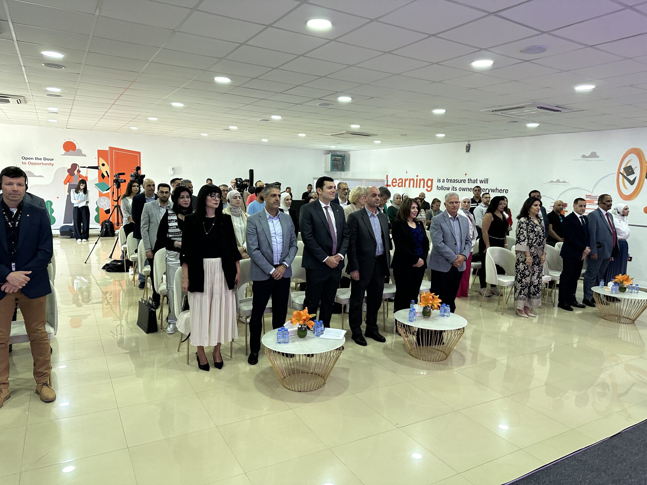 أورانج تقفز بالمستقبل إلى الحاضر مُلهمةً عالم الاتصالات بمؤتمرها الصحفي الاستثنائيّ وتكشف عن أحدث تقنيات الألياف وتجهيزات Wi-Fi 6