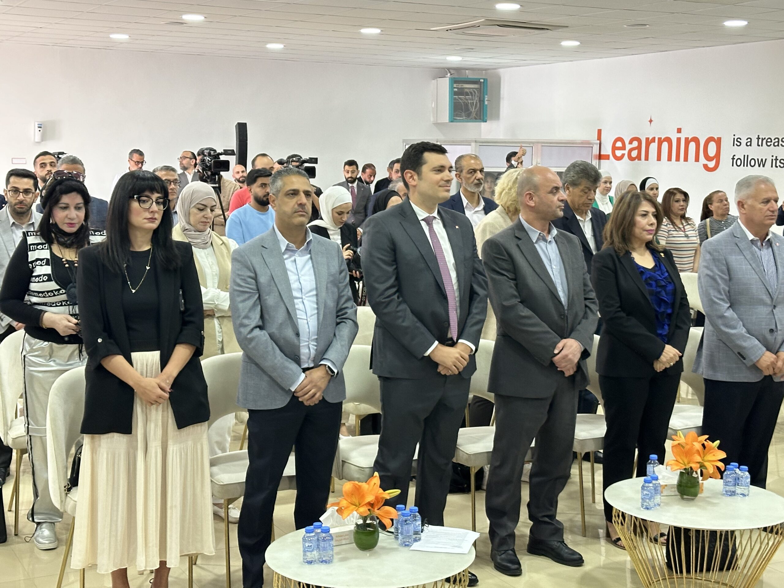 أورانج تقفز بالمستقبل إلى الحاضر مُلهمةً عالم الاتصالات بمؤتمرها الصحفي الاستثنائيّ وتكشف عن أحدث تقنيات الألياف وتجهيزات Wi-Fi 6