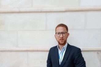 يوم العمال: تكريم لمساهمة العمال في بناء المجتمع وتحقيق التقدم الاقتصادي