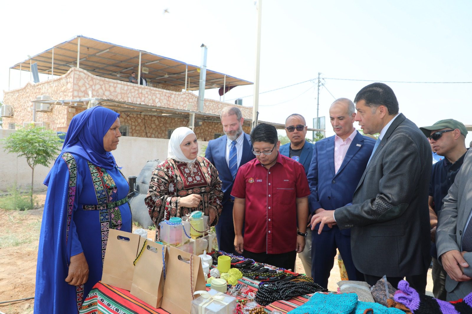 وفد ماليزي برئاسة وزير التعاونيات يطلع عَلى مشروع تعاونيّ سياحيّ بالبلقاء