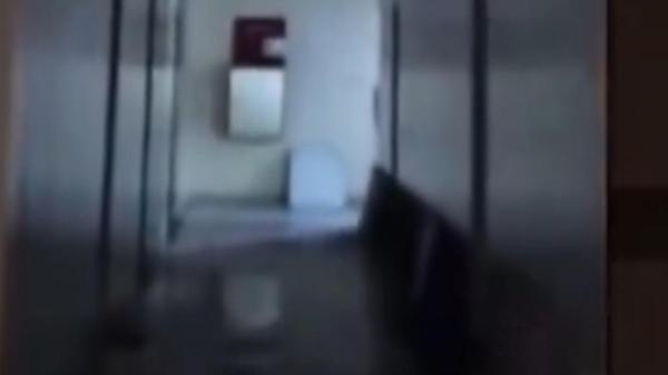 أصوات مخيفة ليلًا بسكن طالبات في إحدى الجامعات (فيديو)