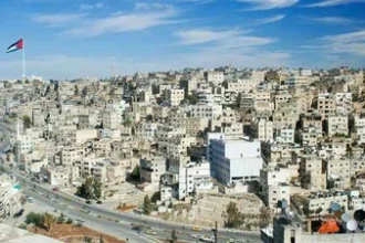 ارتفاع مَلموس على درجات الحرارة وهطول زخات خفيفة من الأمطار بعد الظهر