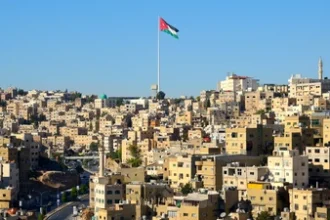 أجواء دافئة صباحًا وباردة فوق المرتفعات ليلًا
