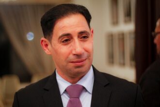 الأحزاب والنقابات