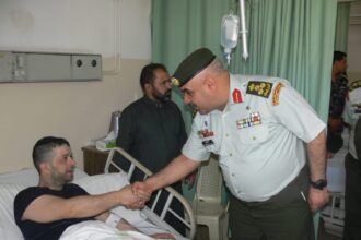 كبار ضباط القوات المسلحة يعودون المرضى في المستشفيات العسكرية