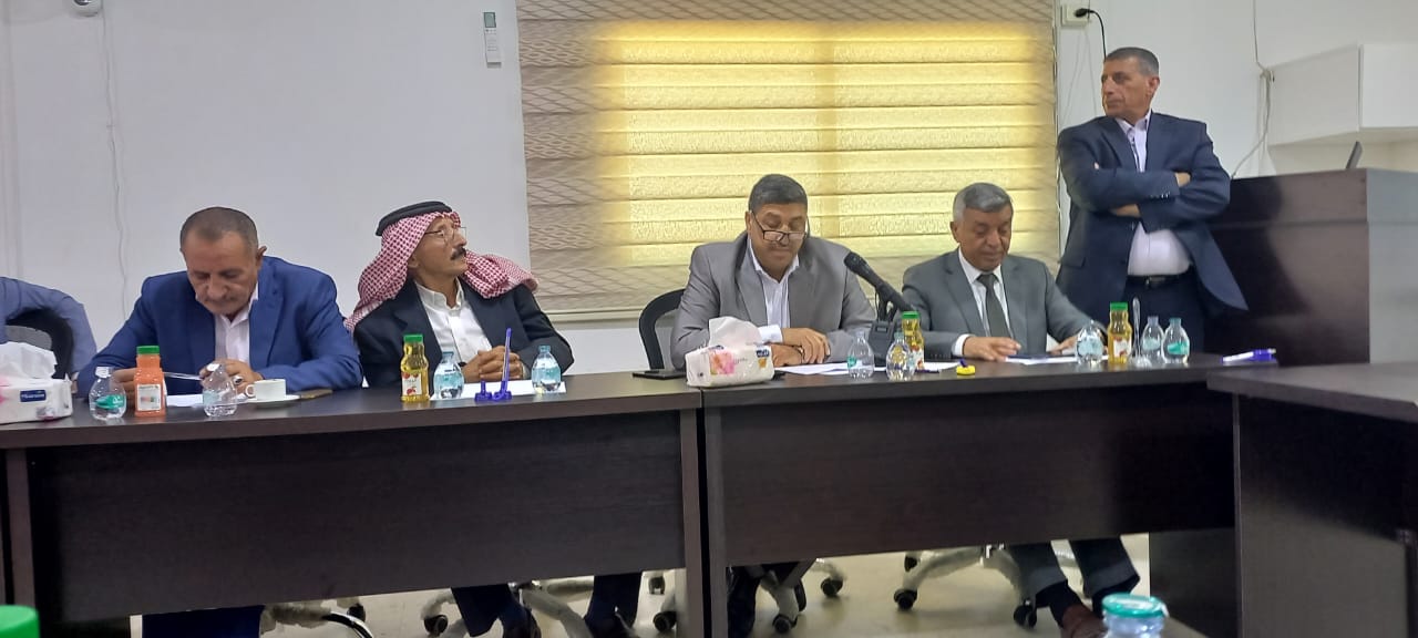 رئيس وأعضاء مجلس محافظة مادبا اللامركزيه يعقدون مؤتمراً صحفياً