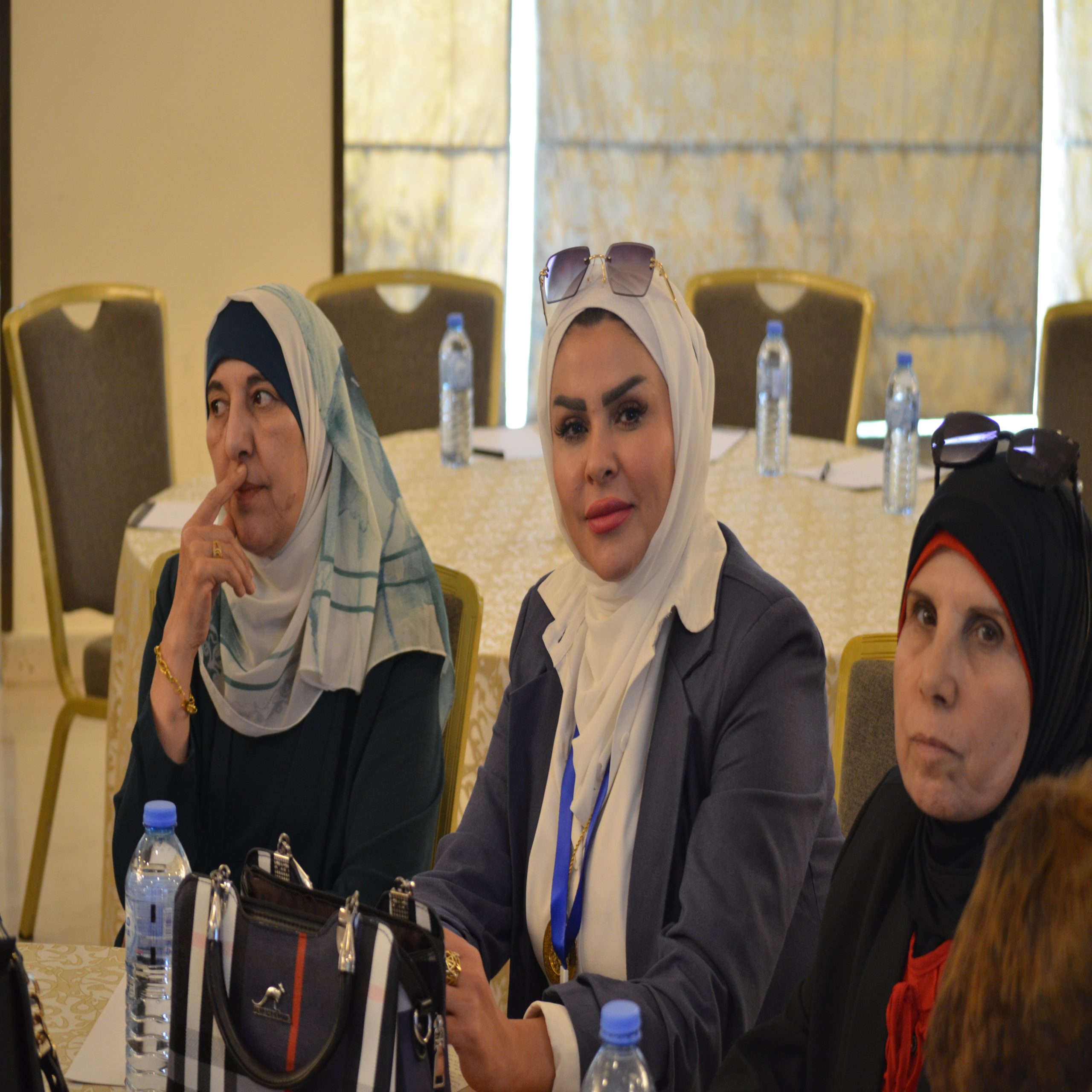 بمناسبة عيد الاستقلال واليوبيل الفضي وتحت رعاية السيدة فايزة الزعبي مجلة مال واعمال تكرم نخبة من السياسيات والرائدات الاعمال وسيدات المجتمع