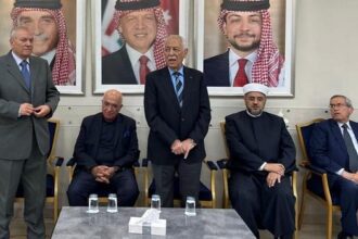مندوبا عن الملك وولي العهد.. العيسوي يعزي عشيرة المدادحة