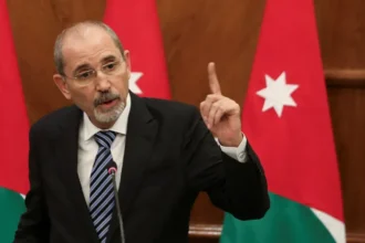 الصفدي: يدعو المجتمع الدولي لتحمل مسؤولياته تجاه اللاجئين