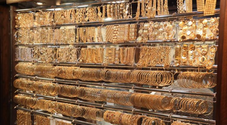 الذهب يقفز بقيمة 60 قرشًا للغرام الواحد في السوق يوم الجمعة