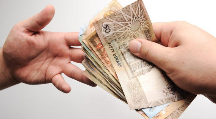 "العيدية" عادة اجتماعية ثابتة ومتوارثة وترسم البهجة في نفوس الأطفال