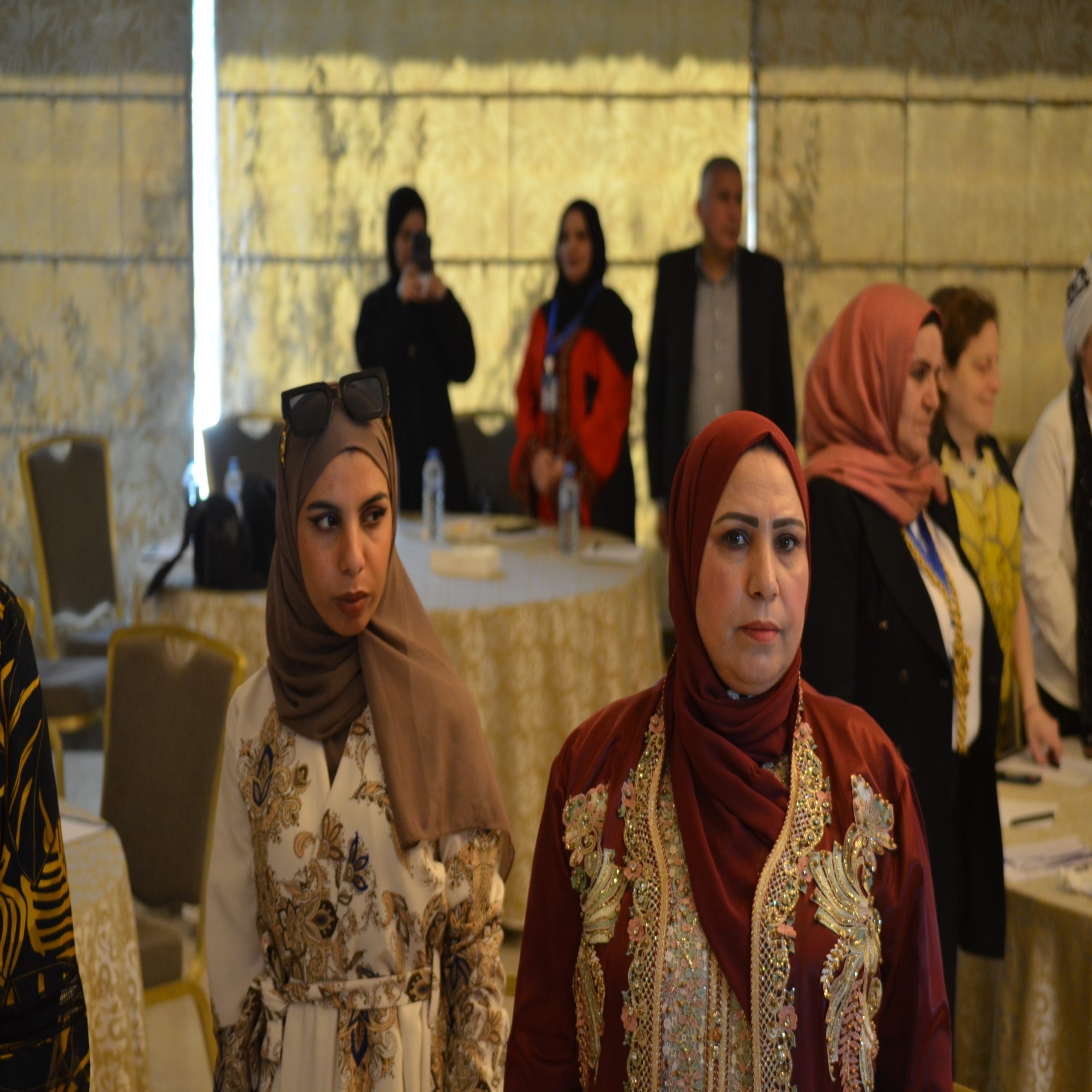 بمناسبة عيد الاستقلال واليوبيل الفضي وتحت رعاية السيدة فايزة الزعبي مجلة مال واعمال تكرم نخبة من السياسيات والرائدات الاعمال وسيدات المجتمع