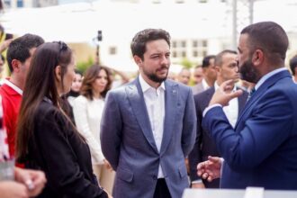 ولى العهد : نؤكد على أهمية الاستمرار بتطوير المناهج(فيديو و صور)