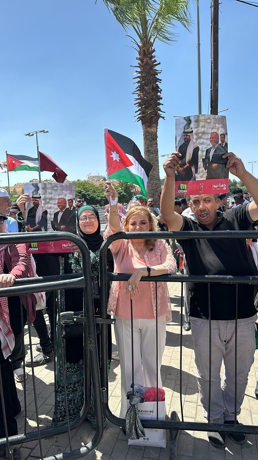 نشامى ونشميات الوطن يتجمعون للاحتفال باليوبيل الفضي لتسلم جلالة الملك عبدالله الثاني ابن الحسين سلطاته الدستورية(صور وفيديو)