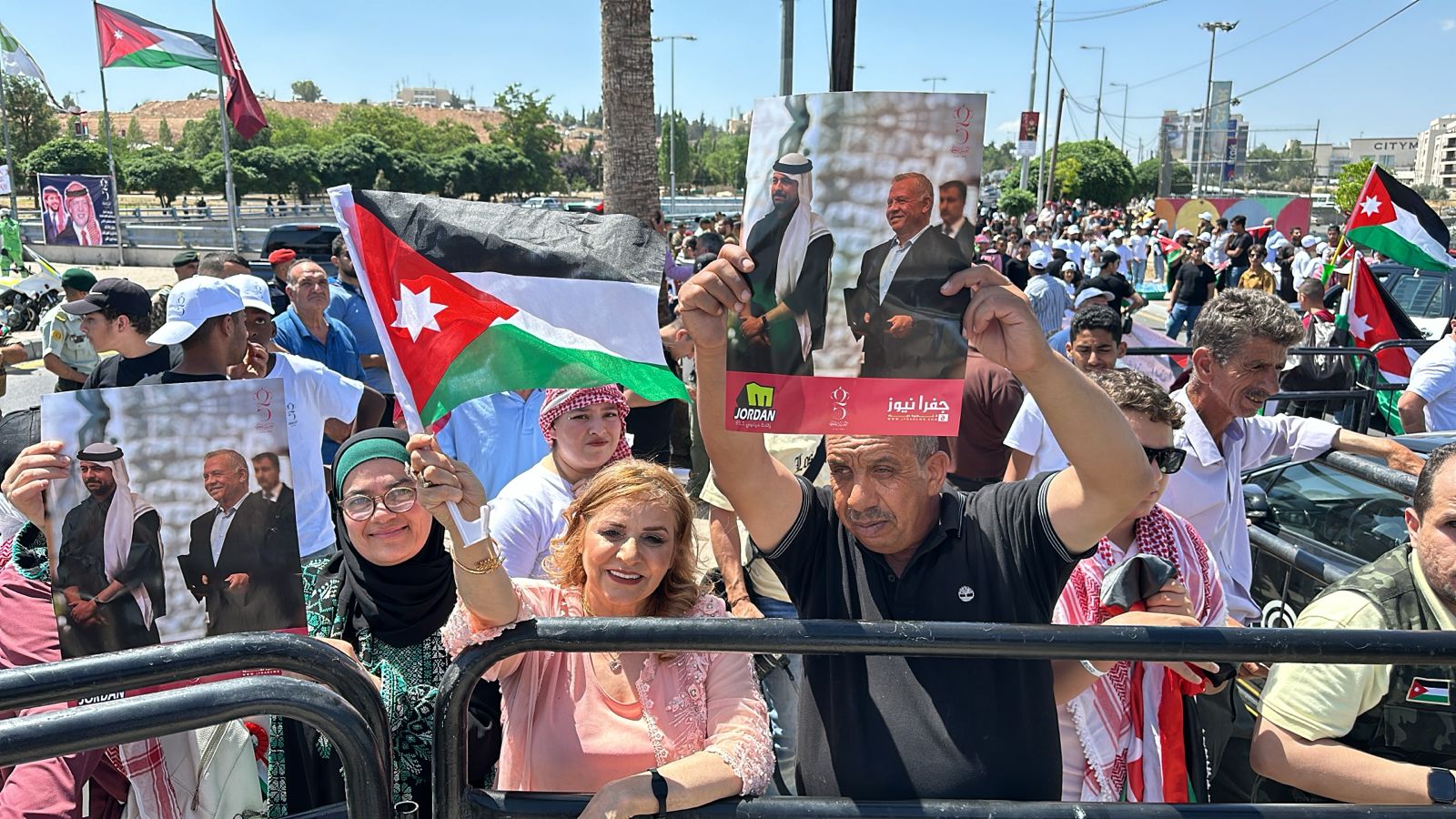نشامى ونشميات الوطن يتجمعون للاحتفال باليوبيل الفضي لتسلم جلالة الملك عبدالله الثاني ابن الحسين سلطاته الدستورية(صور وفيديو)