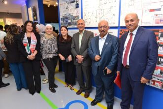 كلية العمارة والتصميم في جامعة البترا تفتتح معرضها السنوي "صامدون" وتعقد يومها العلمي عن "التراث والتغير المناخي"