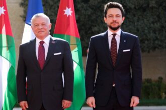 اسرة الكلية الجامعية الوطنية للتكنولوجيا ــ ابو علندا تهنىء جلالة الملك وسمو ولي العهد بعيد الاضحى