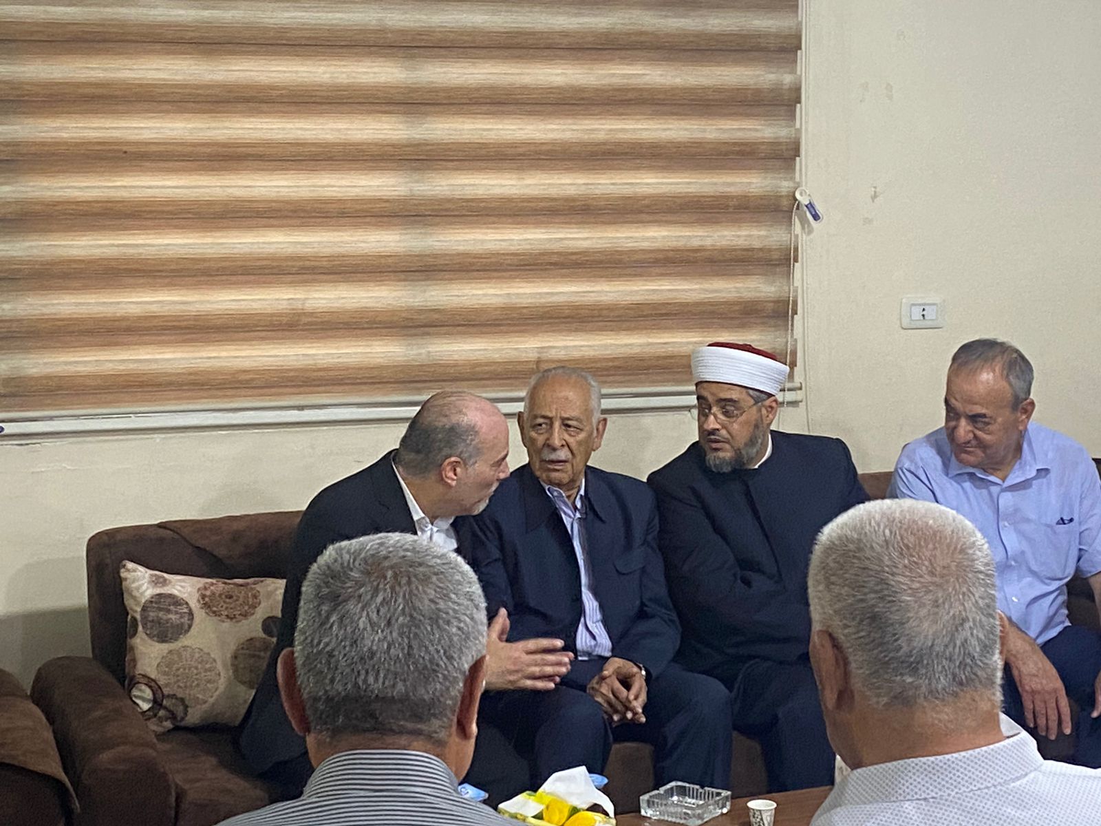 مندوبا عن الملك وولي العهد.. العيسوي يعزي عشيرة العربيات/ الحمود وآل الحلبي