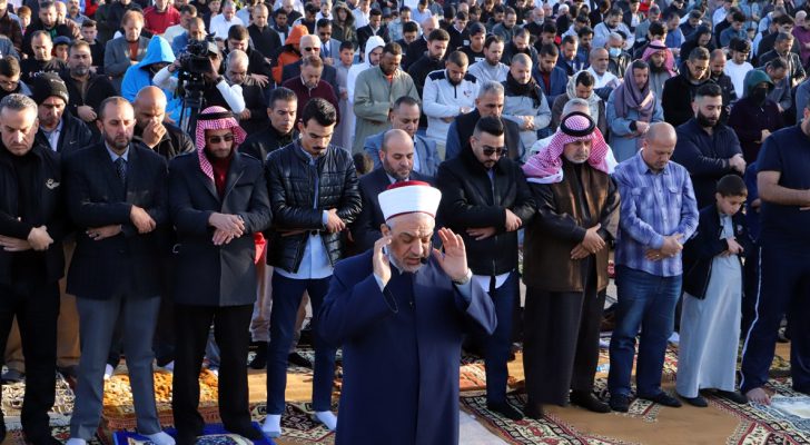 جموع غفيرة تؤدي صلاة عيد الأضحى المبارك في مختلف محافظات المملكة