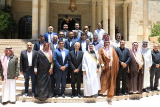 رئيس الديوان الملكي يلتقي وفدا من ملتقى حي الحسين بالمفرق