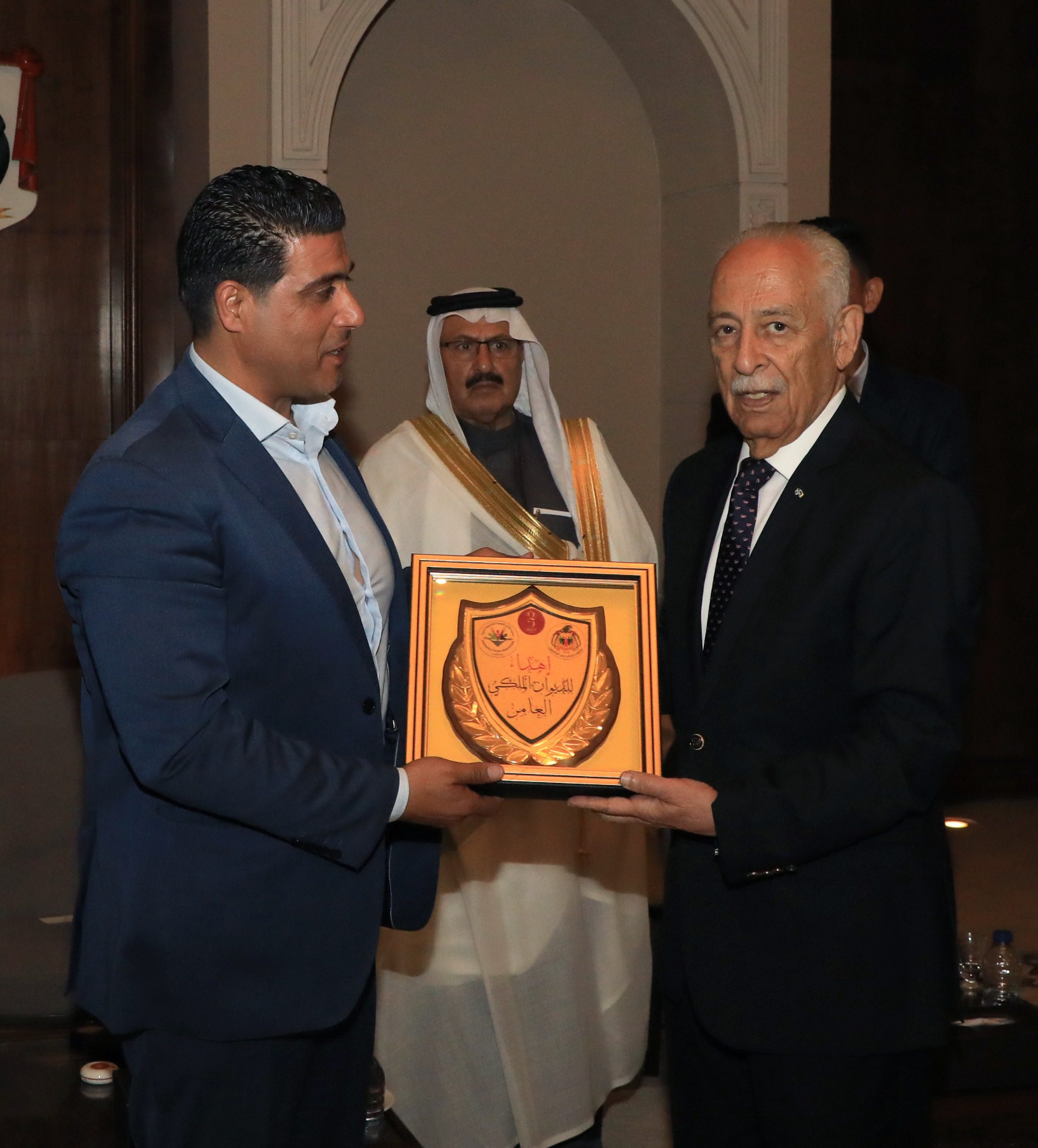 رئيس الديوان الملكي يلتقي وفدا من ملتقى حي الحسين بالمفرق