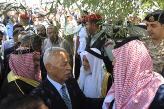 مندوبا عن الملك وولي العهد.. العيسوي يعزي عشيرة الحنيطي