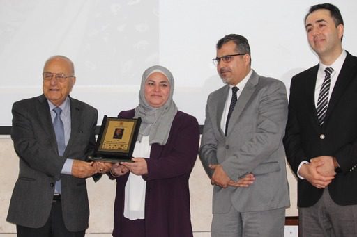 جامعة البترا تكرم عشرين باحثًا متميزًا من أعضاء هيئة التدريس