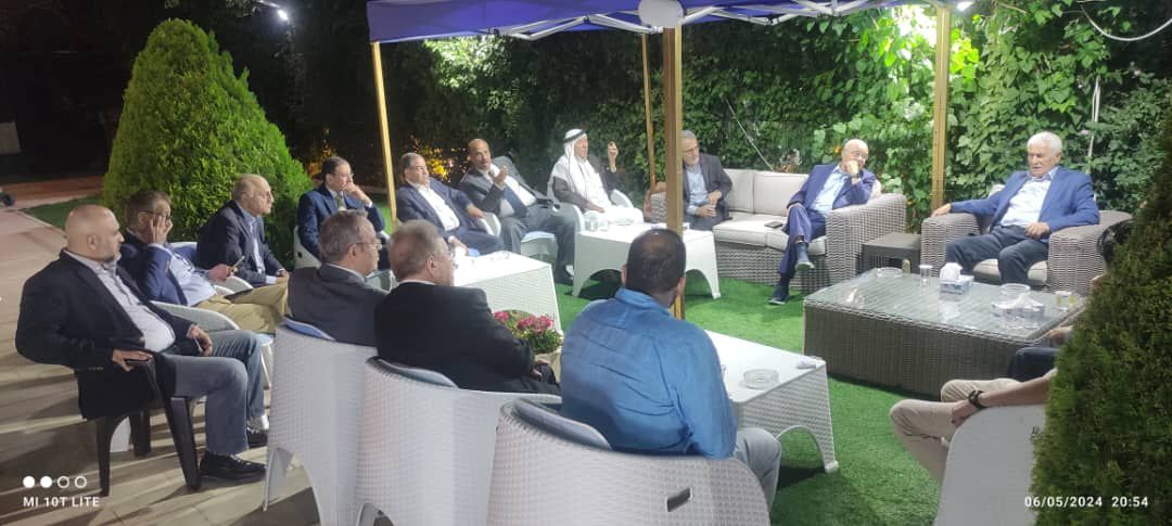 صورة حول : عبد الحي المجالي يولم لسفير إيران أصغر ناصري وعضو مركزية فتح عباس زكي عبد الحي المجالي يولم لسفير إيران أصغر ناصري وعضو مركزية فتح عباس زكي