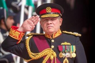 رئيس مجلس إدارة شركة الكهرباء عثمان بدير يهنئ جلاله الملك بمناسبة اليوبيل الفضي