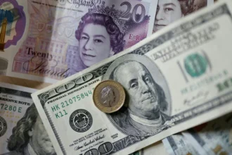 ارتفع الجنيه الاسترليني و يتجاوز حاجز الـ 27ر1دولار