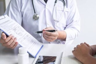 أزمة تعرفة الأجور الطبية بين نقابة الأطباء ووزارة الصحة الأردنية تتصاعد