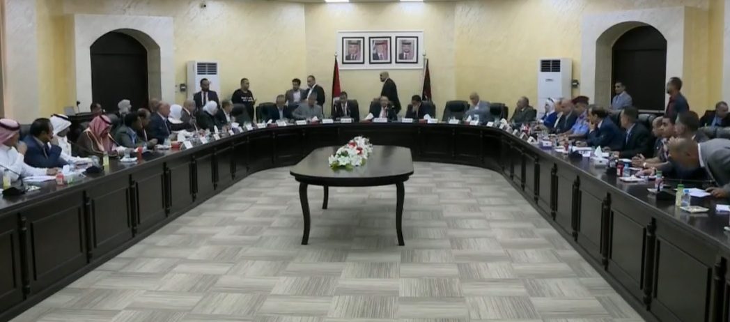 بالفيديو ... فريق وزاري برئاسة كريشان يستعرض إنجازات محافظة معان في عهد الملك